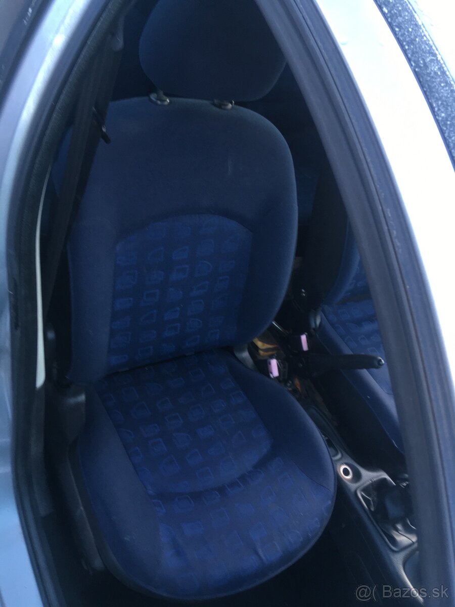Predam sedadla plus tapacire Peugeot 206 - 2