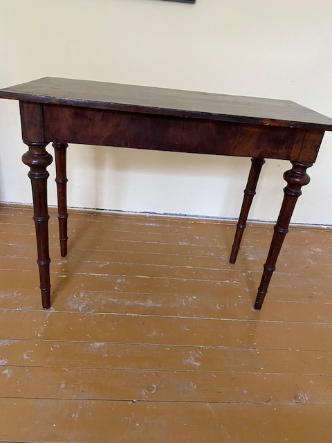 predám starožitný malý stôl - 2