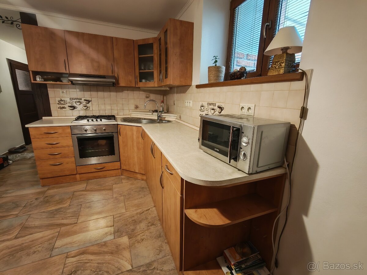 Predá rohovú kuchynskú linku - 2