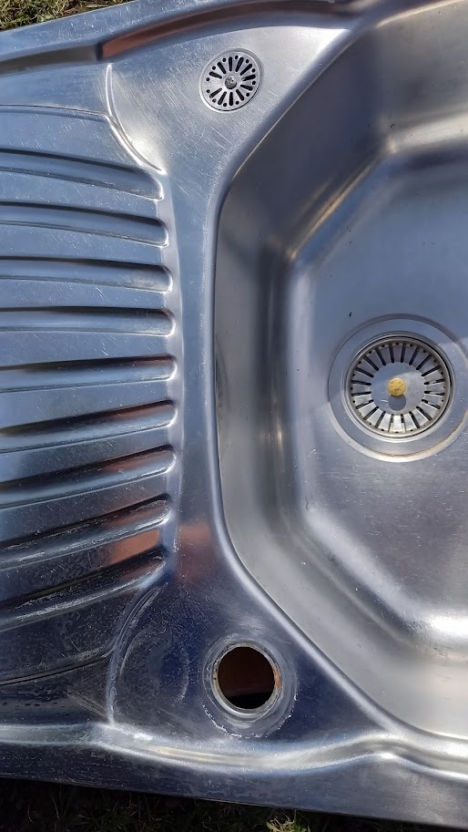 Kuchynský nerezový drez - 2