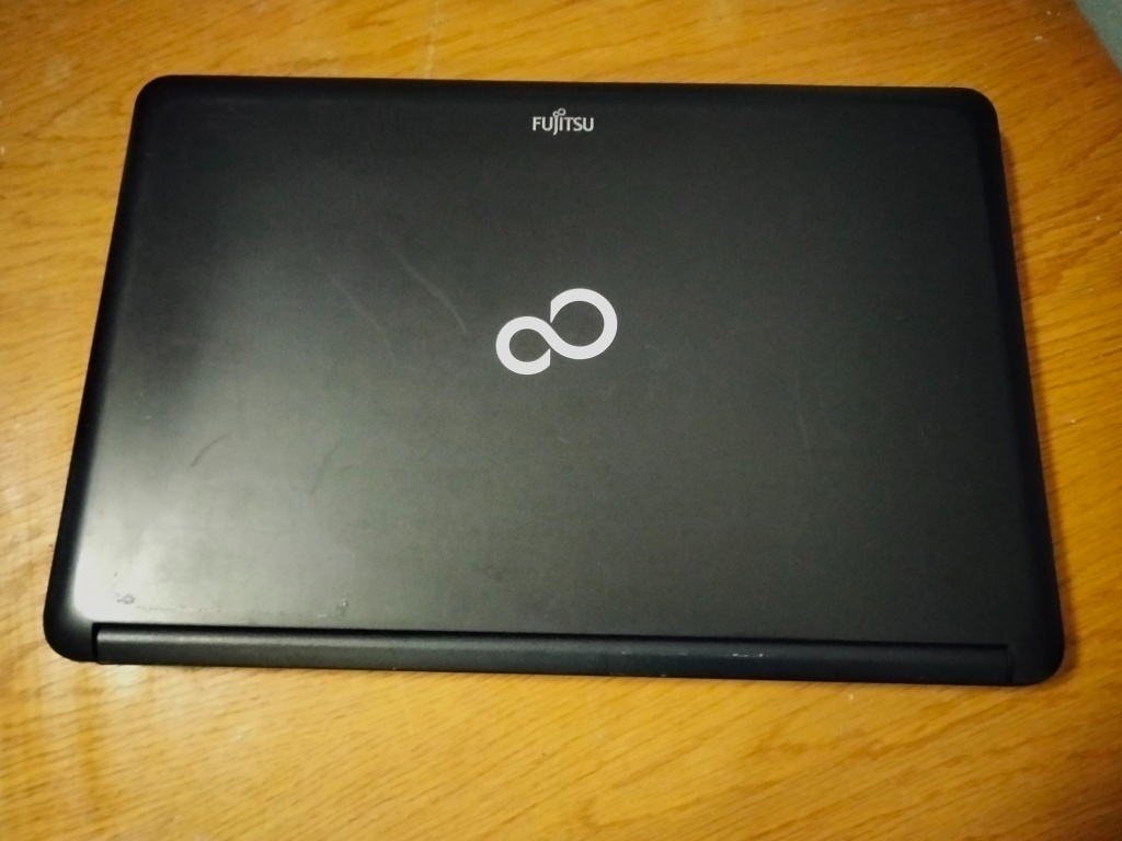 predám FUJITSU LIFEBOOK A530 , Windows 7. - 2