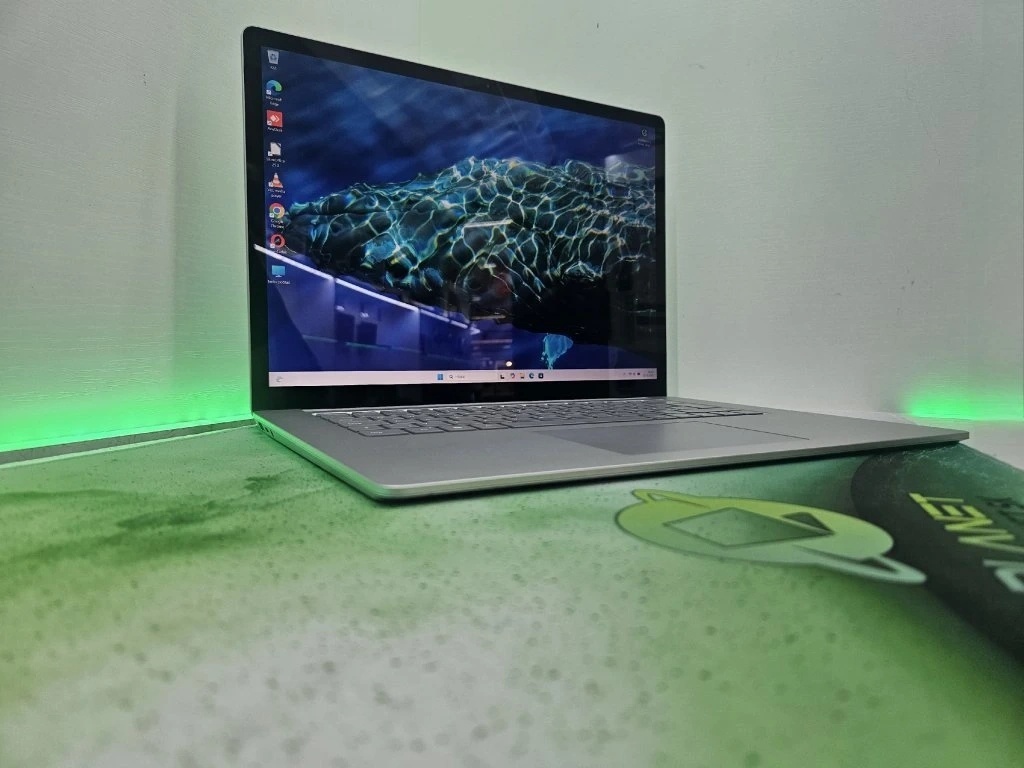 ✨ Microsoft Surface Laptop 5 15" / i7-12th / 8GB RAM /256 - 2