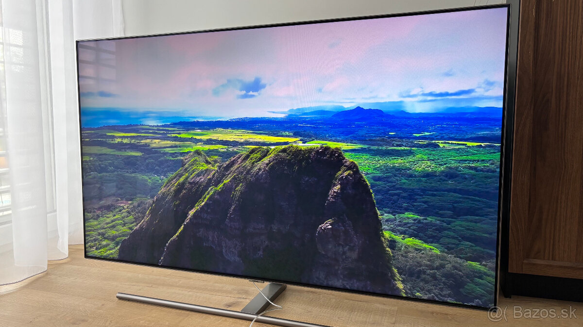 Samsung 4K QLED Q7F 55" - One connect box + wall mount - 2