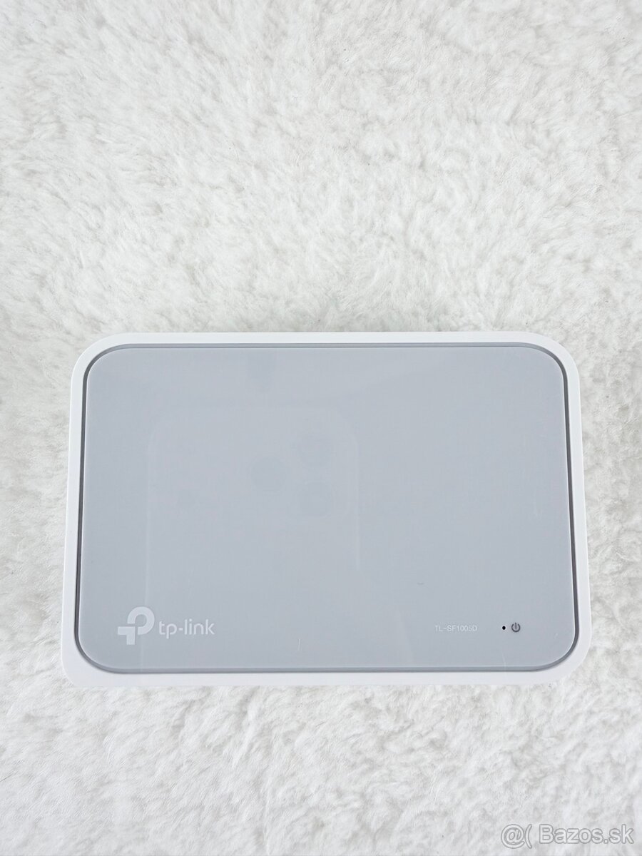 TP-Link TL-SF1005D 5-Port Desktop Switch + adaptér - 2