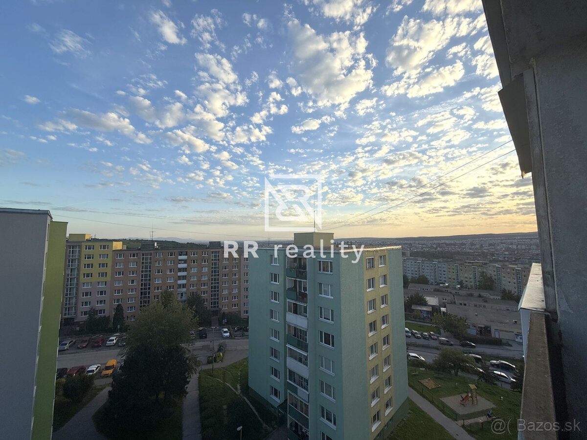 2-izbový byt - Kpt. Jaroša, pôvodný stav, 58m2 + loggia - 2