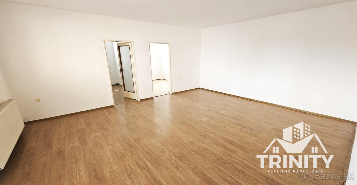 Na prenájom tehlový 3-izbový byt s balkónom priamo v centre - 2