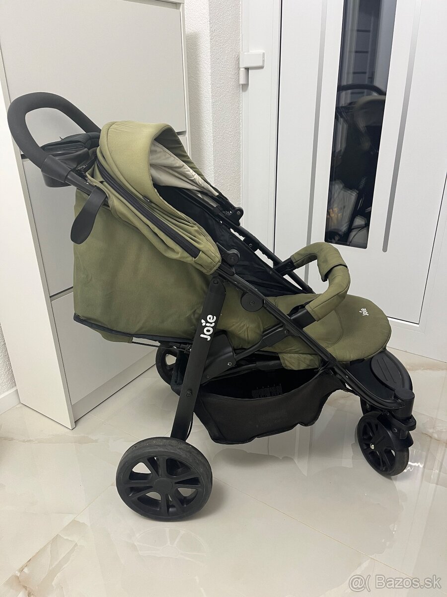 Športový kocik joie - 2