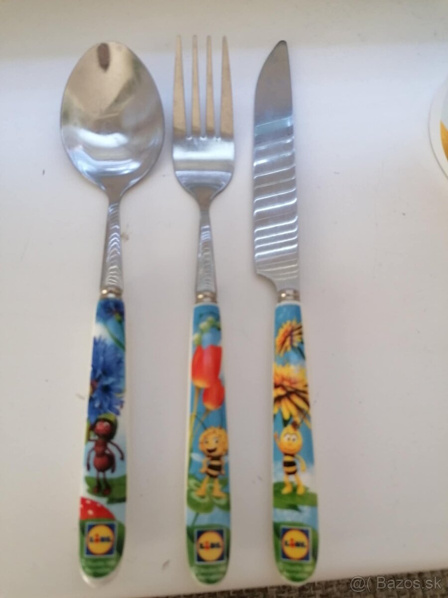 Poháre, hrnčeky rôzne + detský príbor - 2