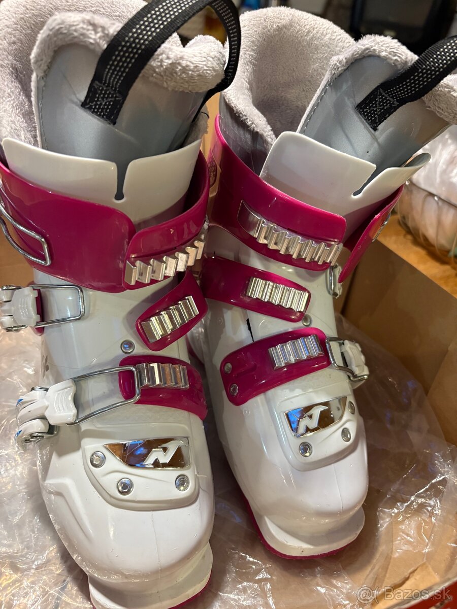 Lyziarky Nordica MP220 - 2