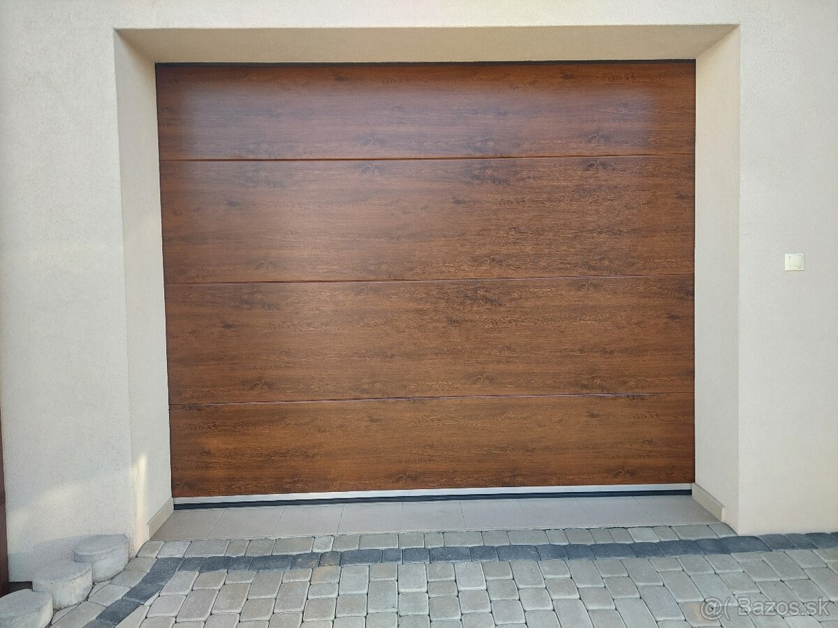 Sekčna garážová brána - 2