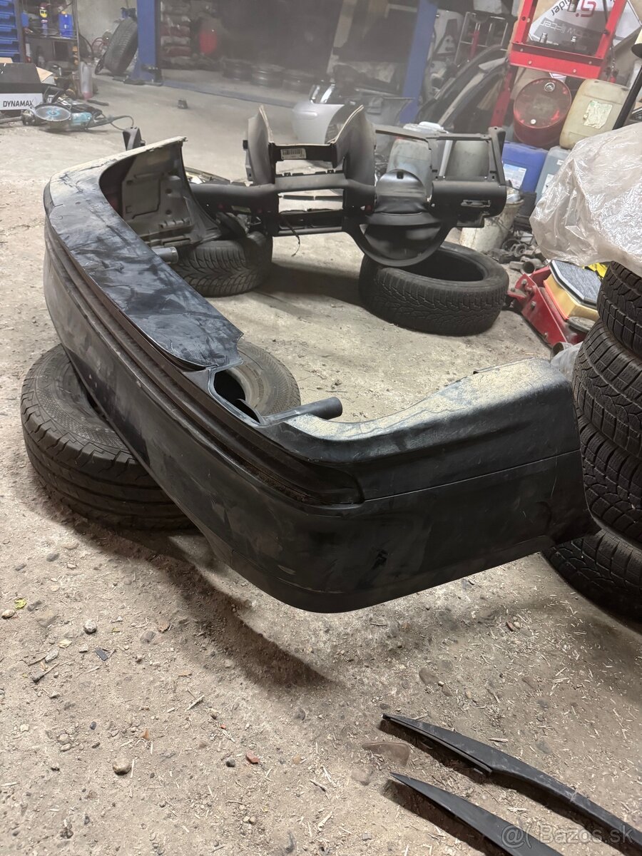 Zadný nárazník BMW E46 - 2