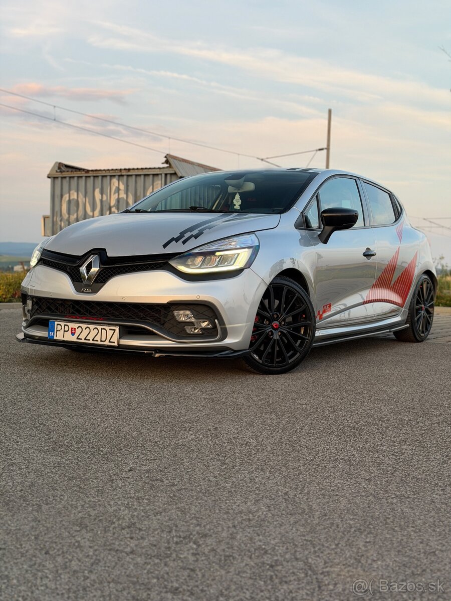 RENAULT CLIO RS TROPHY AKRAPOVIČ - 2