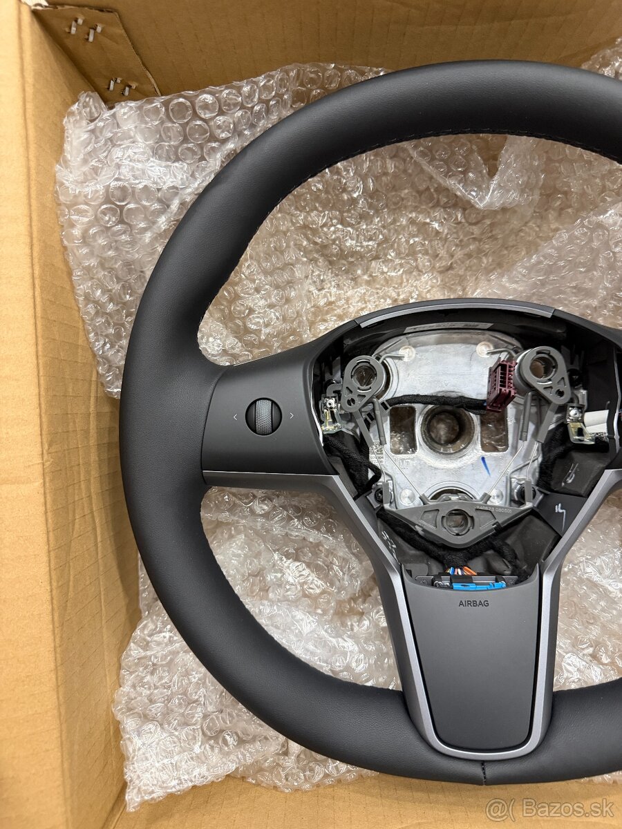 Tesla Steering wheel - 2