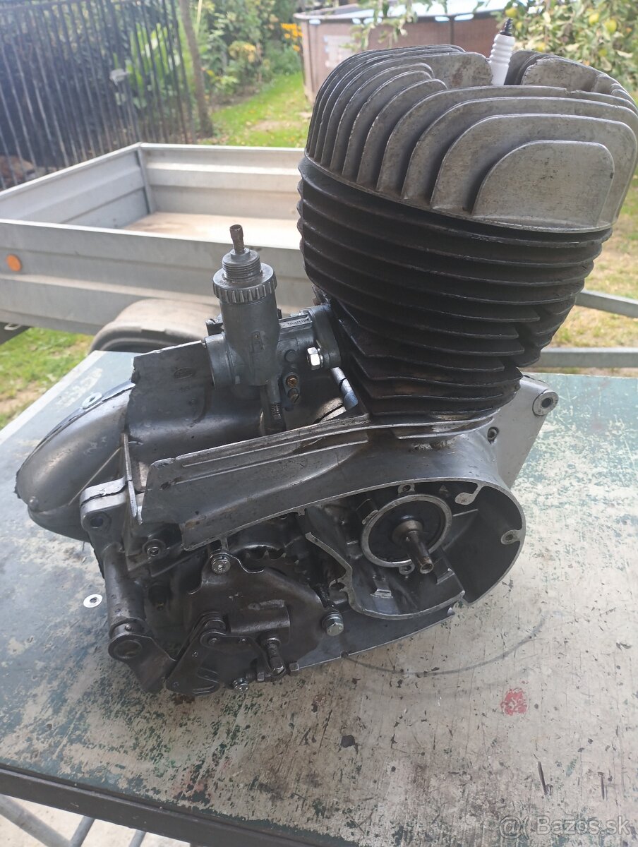 Motor jawa 250 559 - 2