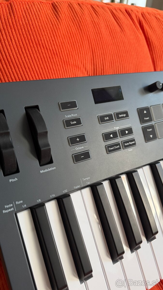 Predam Novation FLkey 37 MIDI klavesy - 2