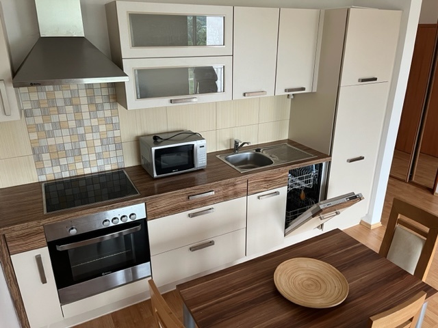 Prenájom 2 izbový byt Nitra, Chrenová TOP lokalita - 2