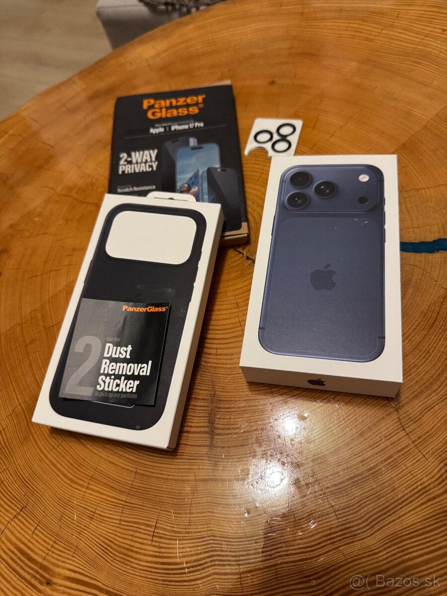 Apple iPhone 17 Pro 256GB temne modrý - 2
