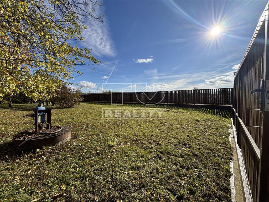 EXKLUZÍVNE IBA U NÁS STAVEBNÝ POZEMOK 600m2 MALÉ... - 2