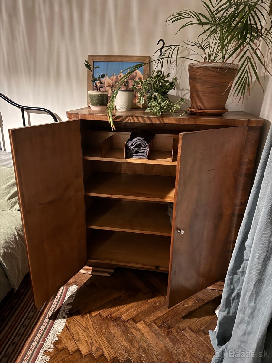 Starožitná komoda - 2