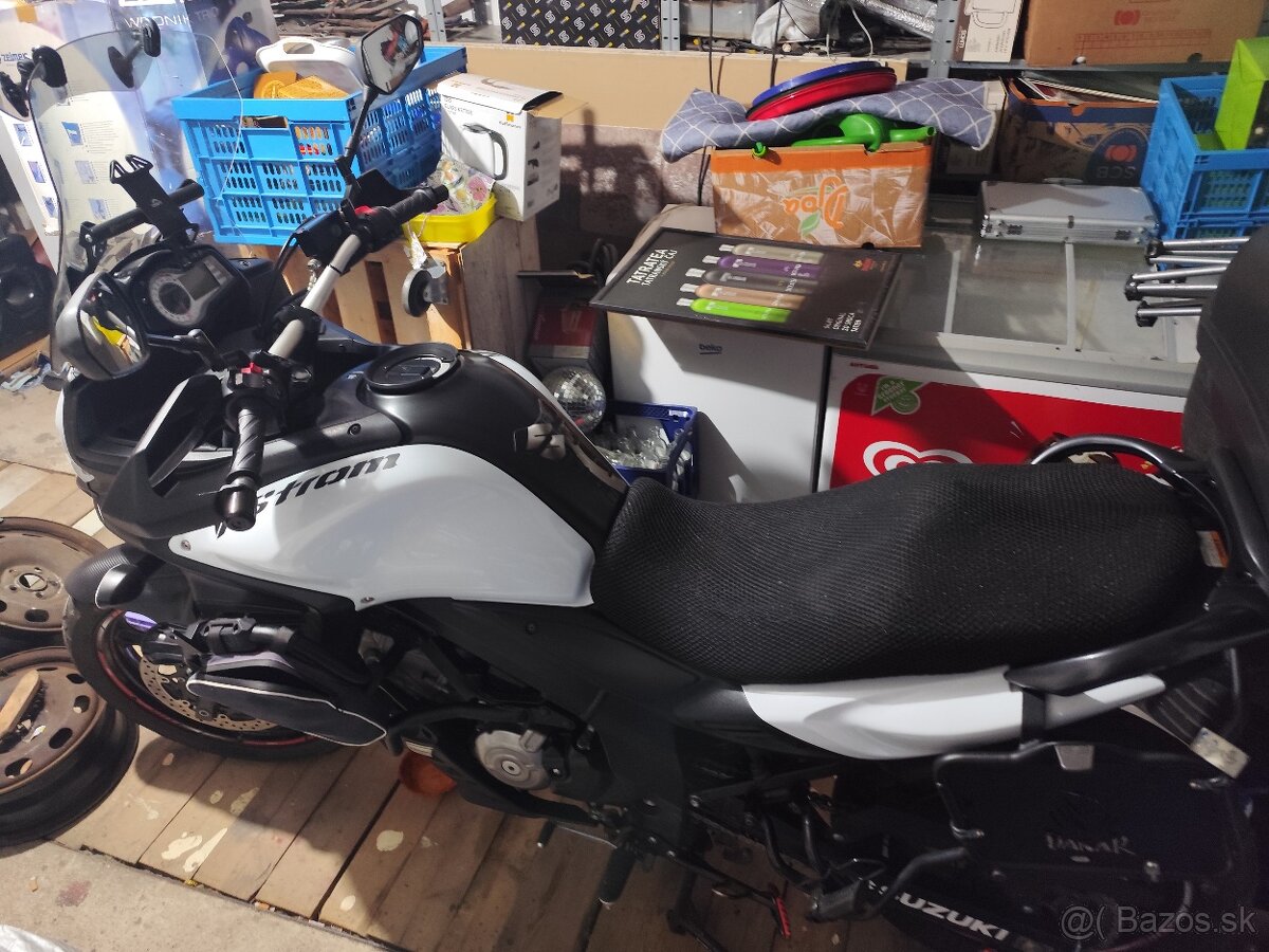 Suzuki V-strom - 2