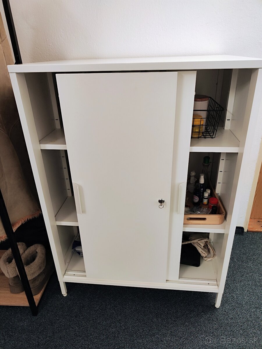 Uzamykateľná skriňa IKEA - 2