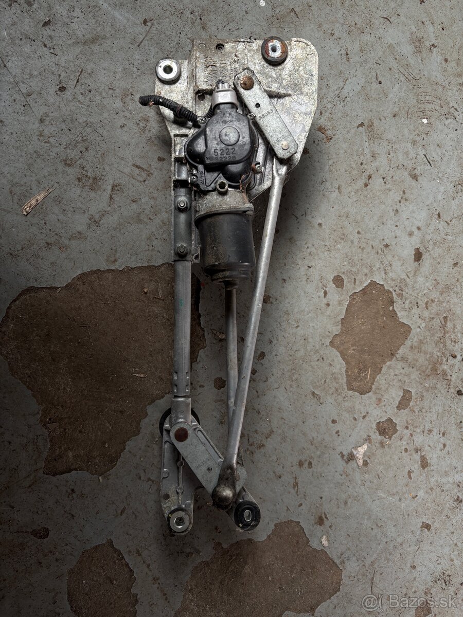 Pantograf Nissan X-Trial T30 - 2