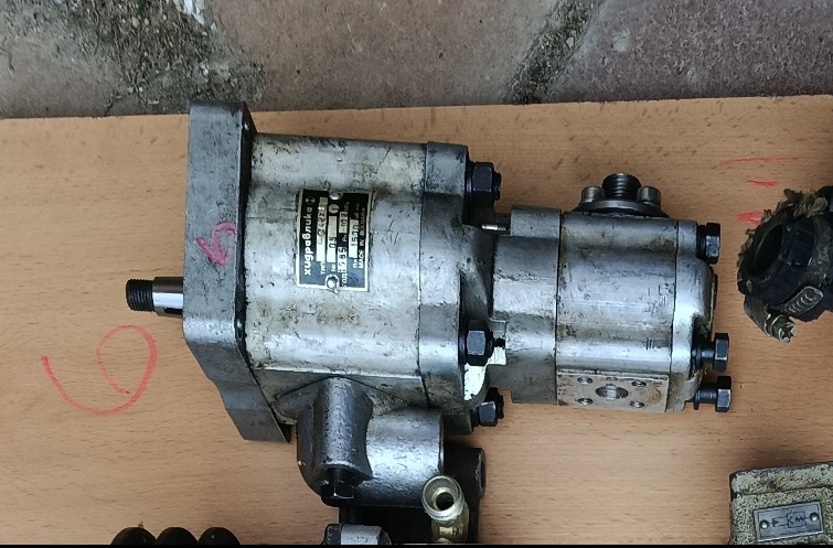 hydraulické čerpadlo dvojité - 2
