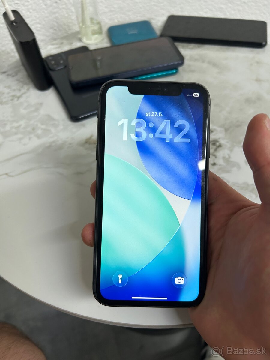 iPhone 11 128GB - 2