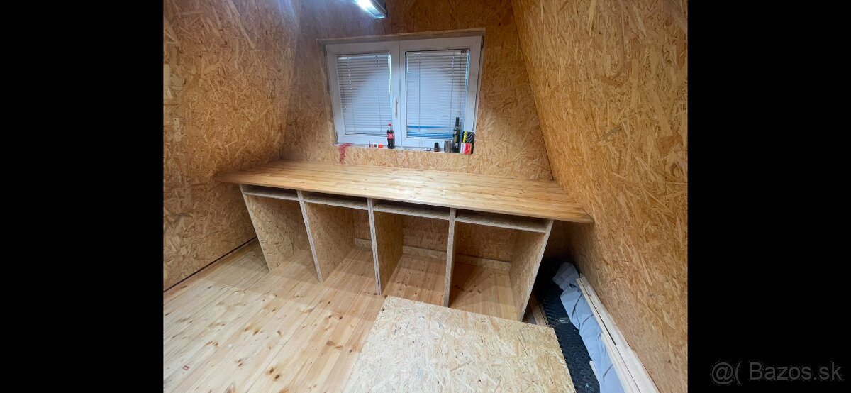 Predám drevenú chatku 4 × 4 m – zateplená, s prípravou na el - 2