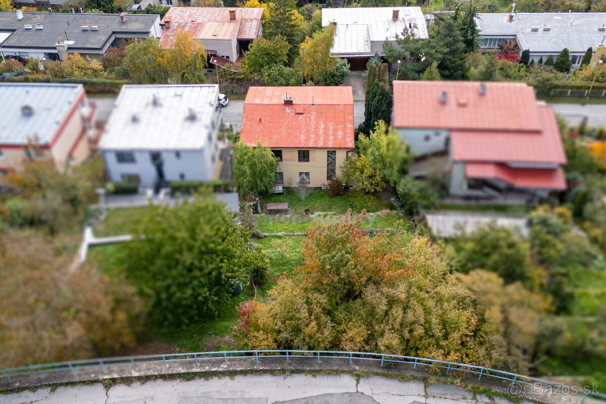 NA PREDAJ 6 IZBOVÝ RODINNÝ DOM S DVOMI BYTOVÝMI JEDNOTKAMI | - 2
