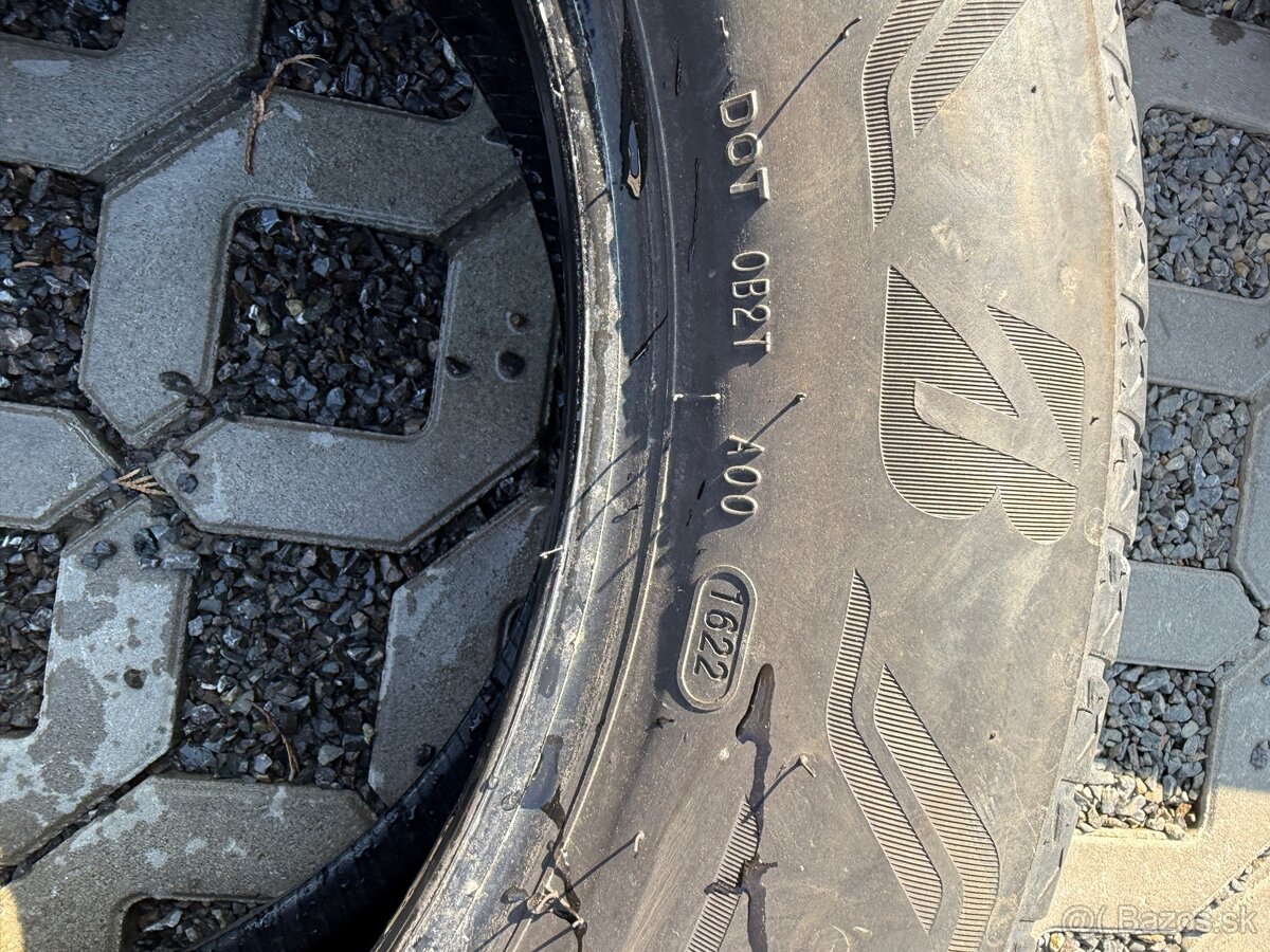 Predám pneu bridgestone 255/55 r18 - 2