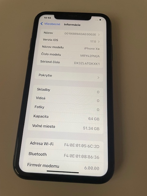 Krásny Iphone XR čiernej farby 64GB batéria 92 percent - 2