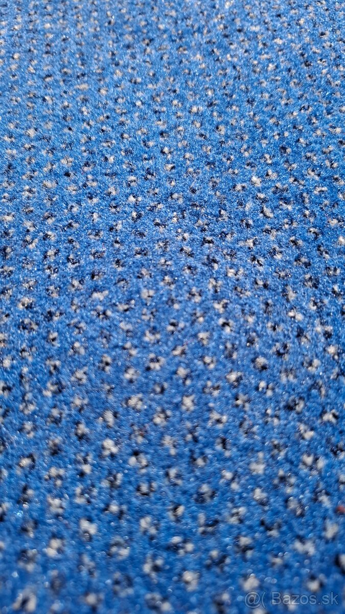 Predám KVALITNÝ metrážny koberec (15m2) - 2