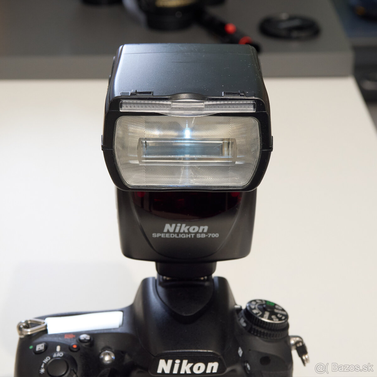 Nikon Speedlight SB-700 - 2