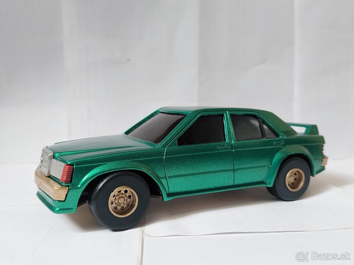 Model auta Mercedes Benz 190E - 2