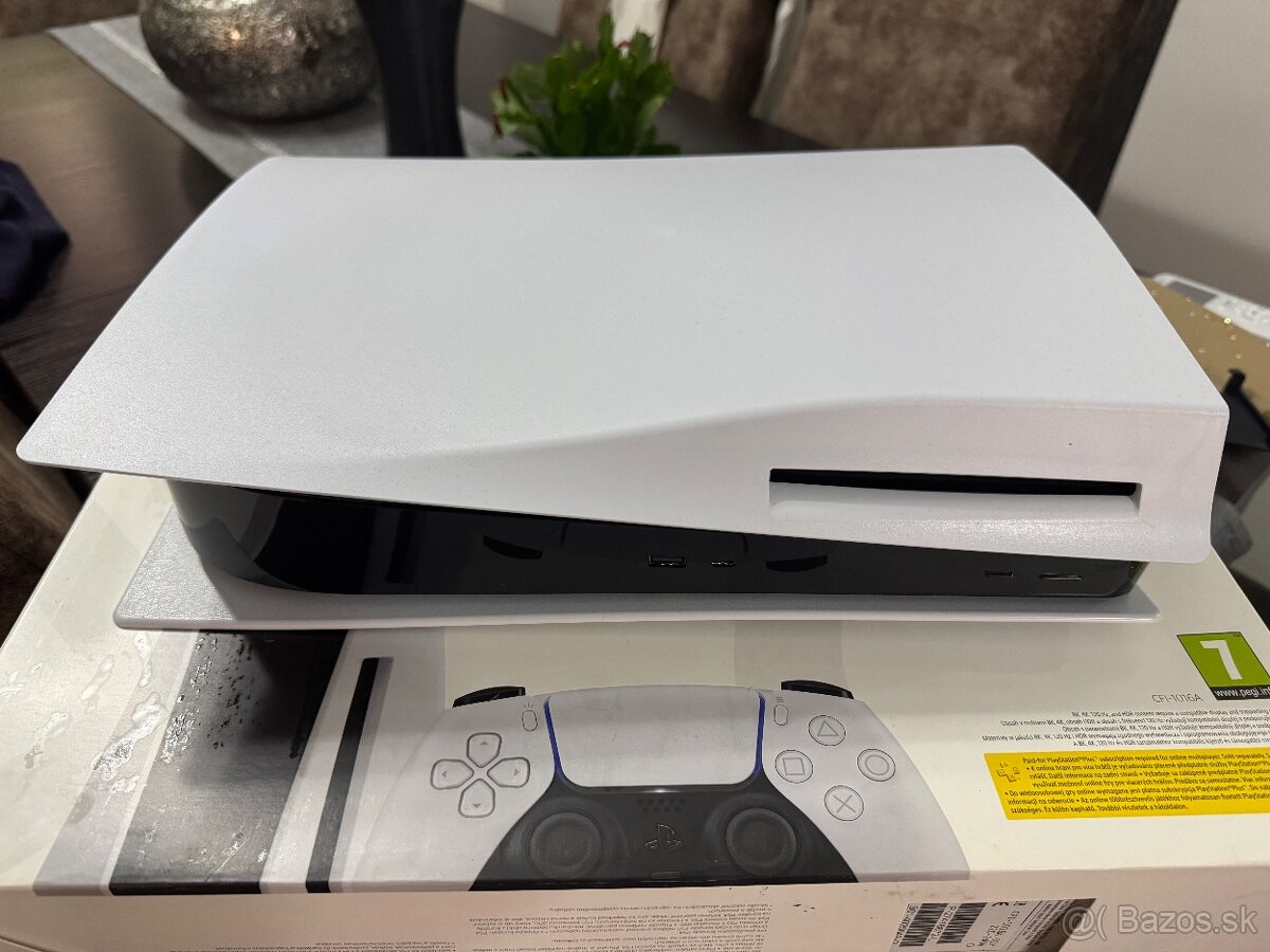 Playstation 5 s mechaniku - 2