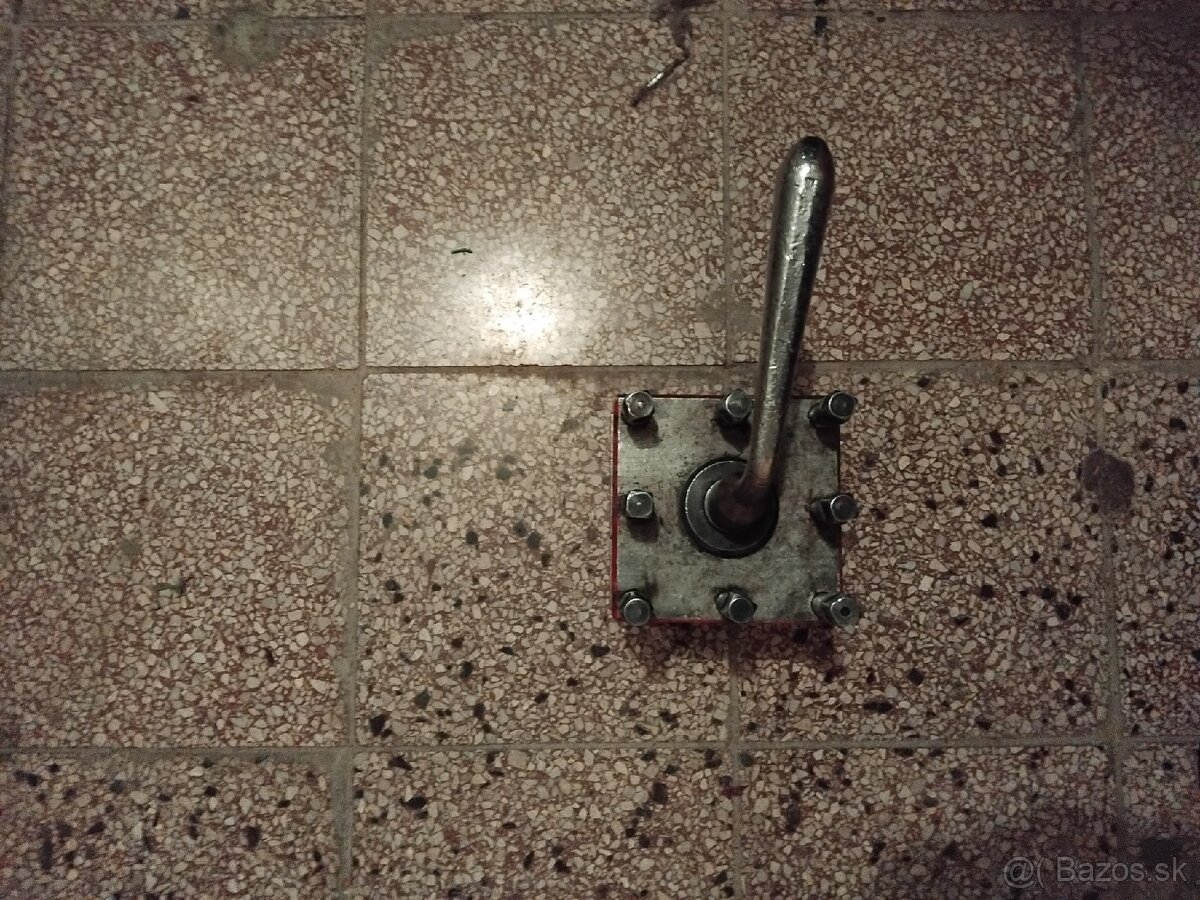 Predám SN sustruh nožovu hlavu a kľuč - 2