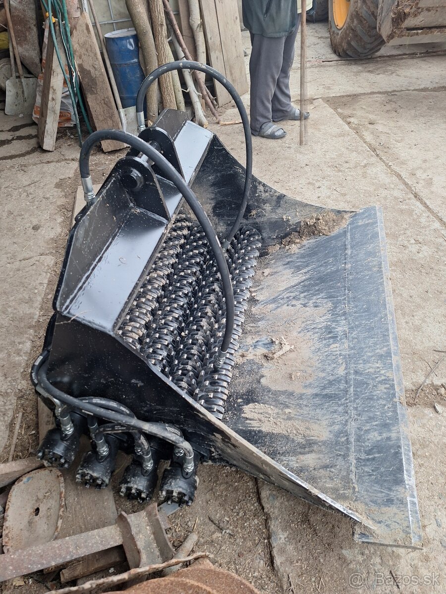 JCB preosievacia triediaca lyžica - 2