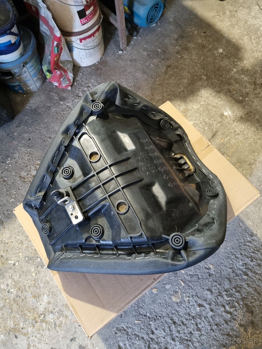 Originál sedla na Yamaha XVS 950 - 2