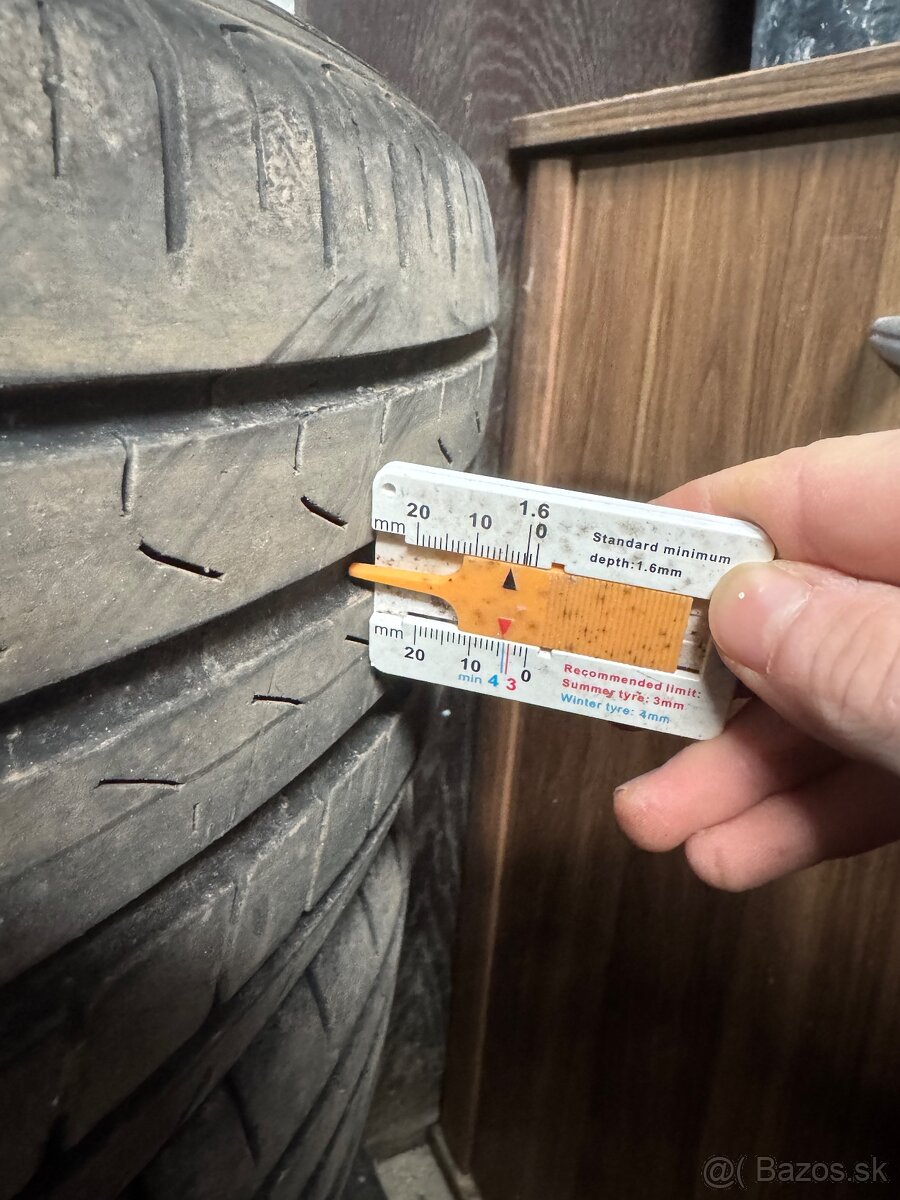 Letné pneu 215/65 R17 - 2