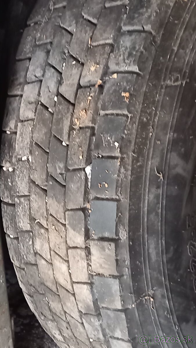 Predám 2ks pneumatík z diskami 9×22.5. - 2