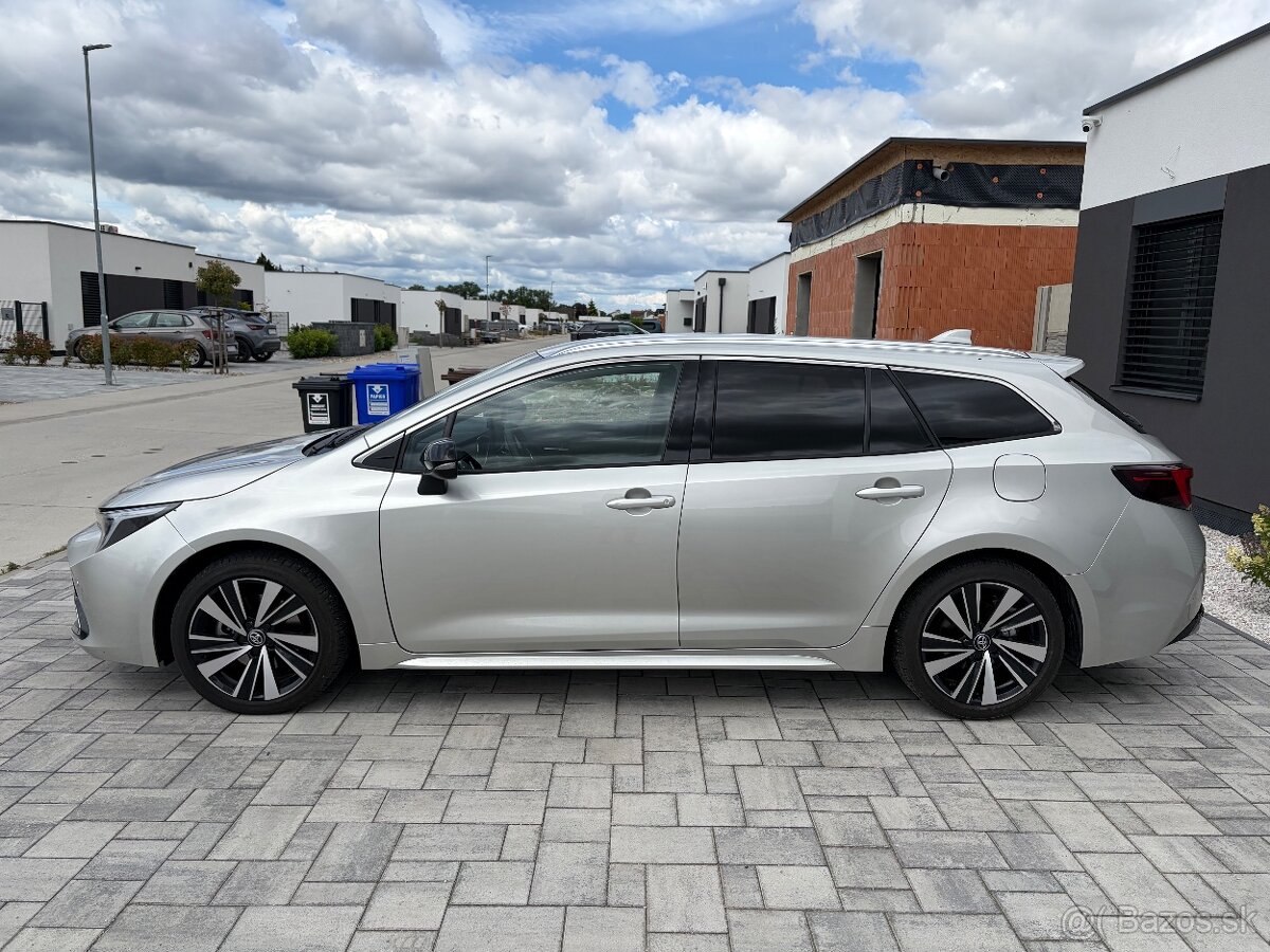 Toyota Corolla Combi TS 2.0 HEV Style+ - 2