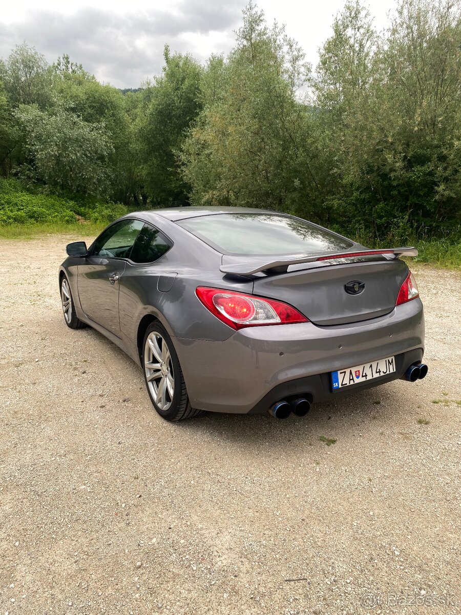 Hyundai Genesis Coupe 2.0T - 2