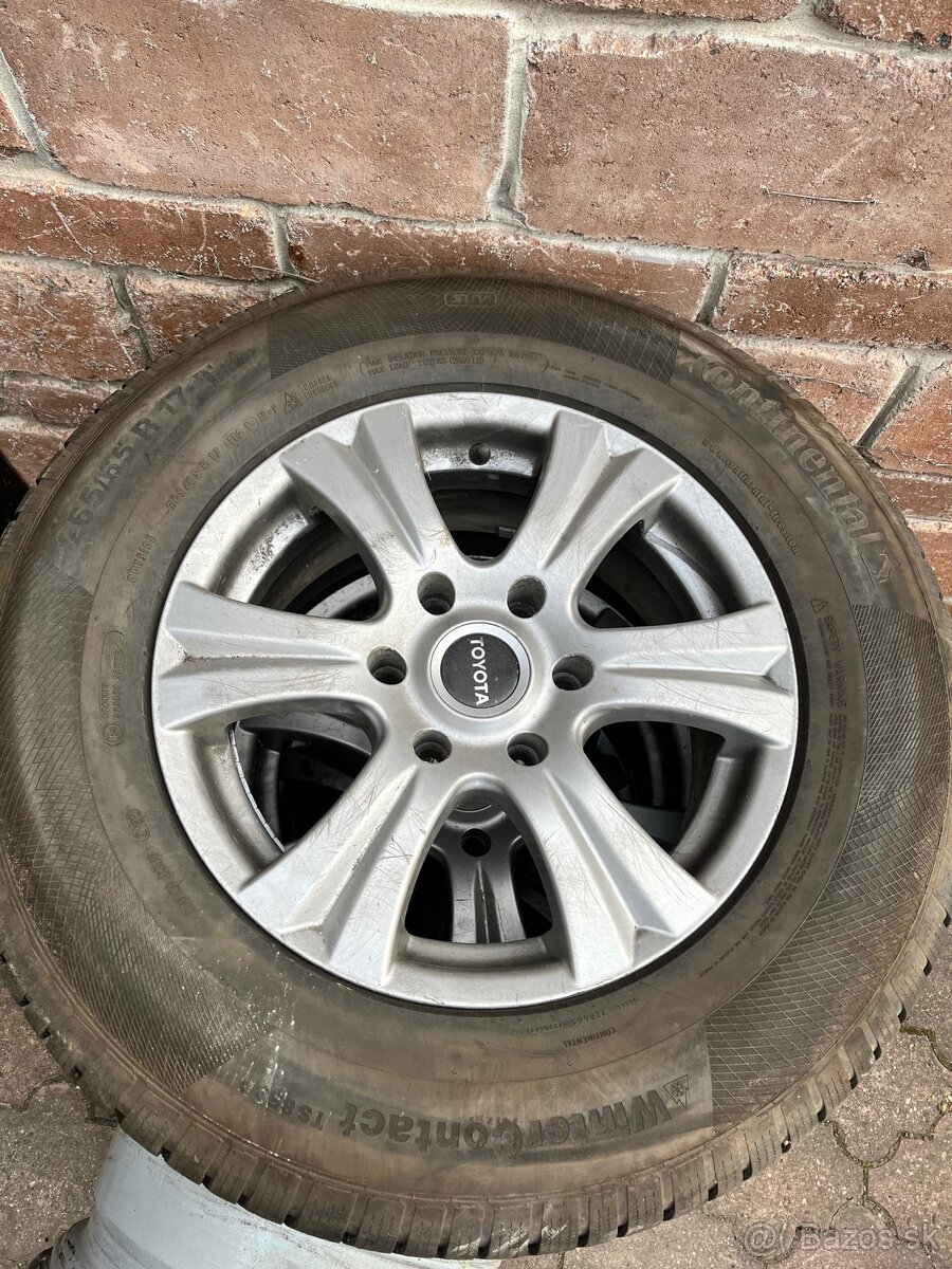 265/65 r17 zimne Continental Hilux Landcriser