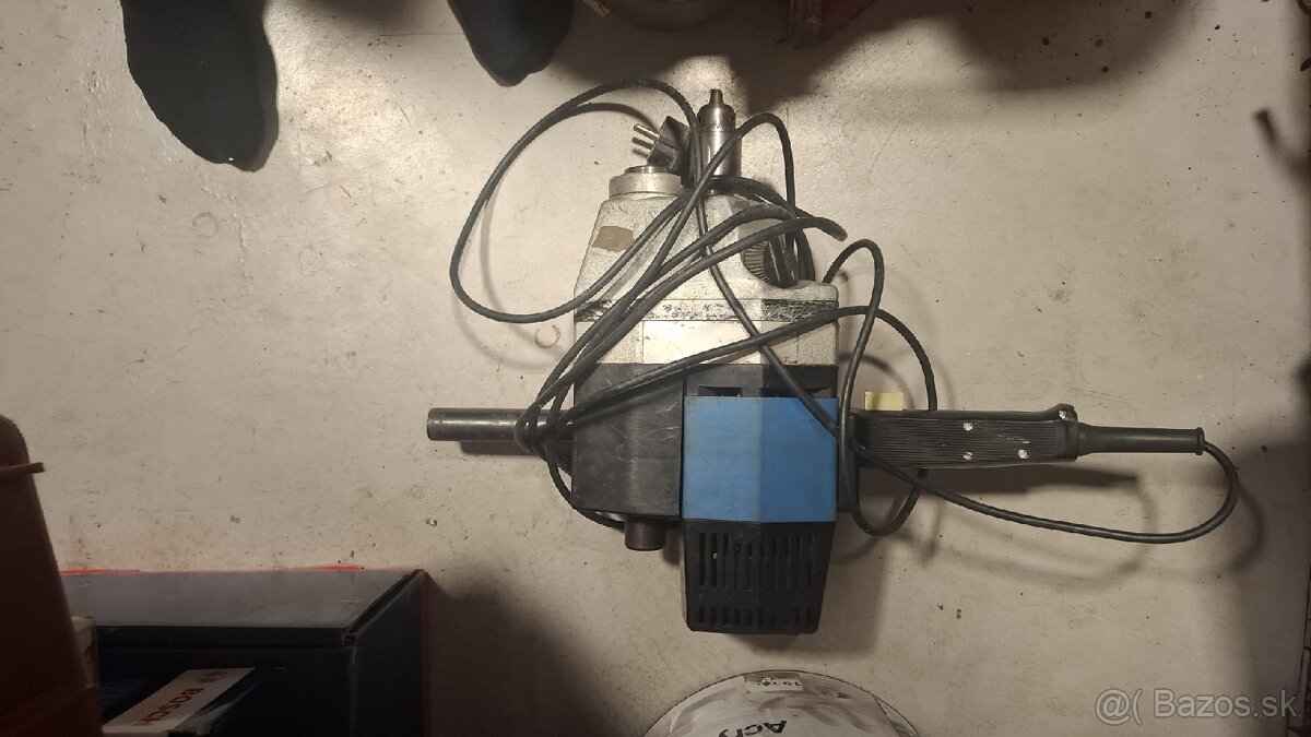 Trojvretenova vŕtačka narex - 2