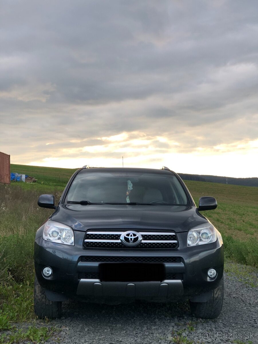 Toyota RAV4 - 2