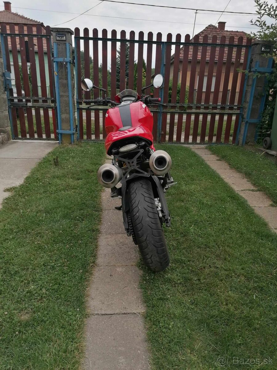 Ducati Monster 696+ - 2