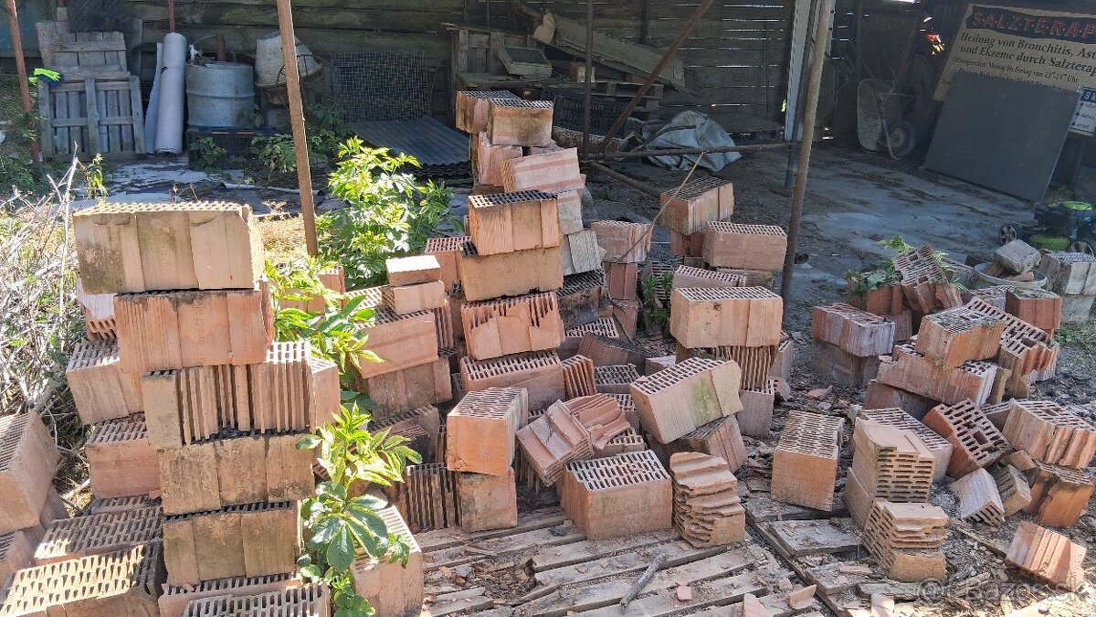 Darujem staré tehly. - 2