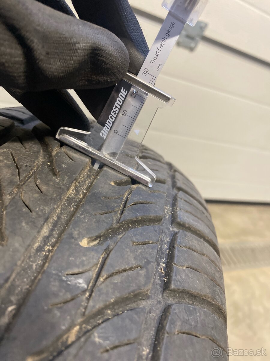 Predam 2 kusy letne pneu 185/65R14 86T - 2