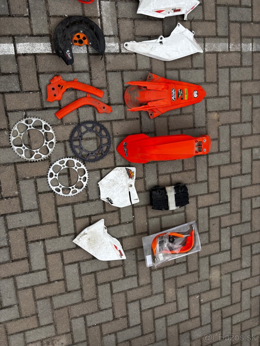 Predám sadu plastov xc300 2017 - 2